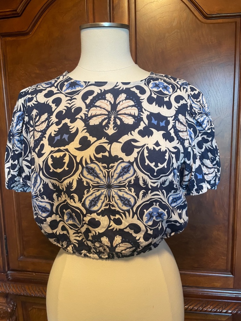 Rachel Zoe Patterned Short Sleeve Crop Top Size Small